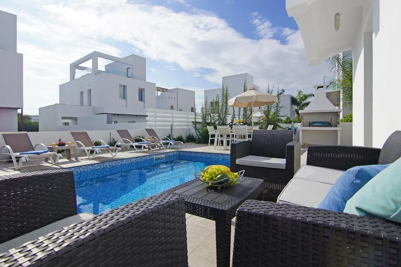 איה נאפה Villa Amarilia - Nissi Beach Area  איה נאפה
